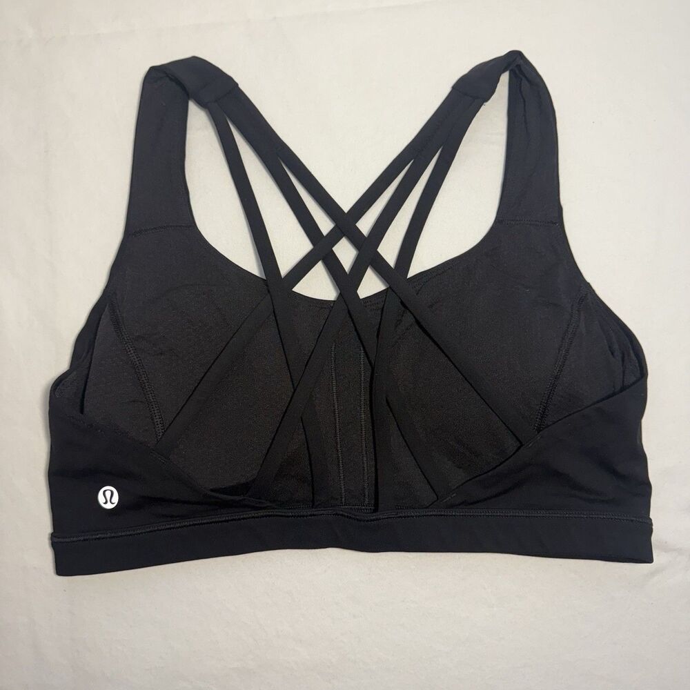 LULULEMON Woman’s Free to Be Serene Sports Bra Strappy Back Size 10 Black